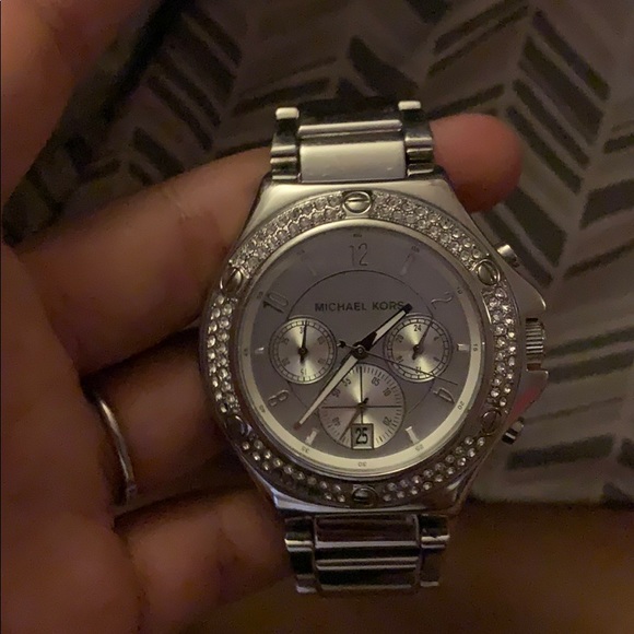 Authentic MK watch silver with diamonds - Picture 2 of 5